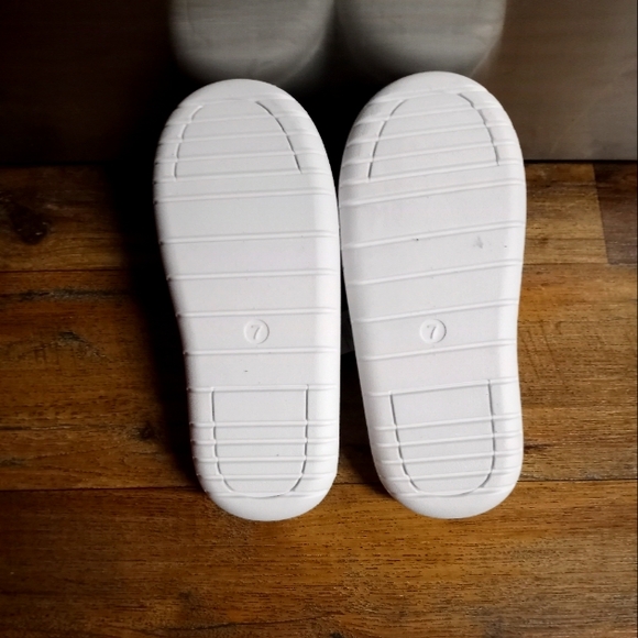 Womens Sz 7 Metallic Puffer Slippers - Picture 3 of 5